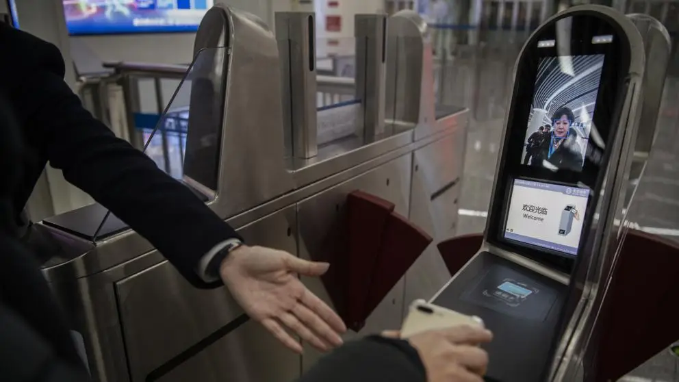 Reconocimiento facial en aeropuerto en China