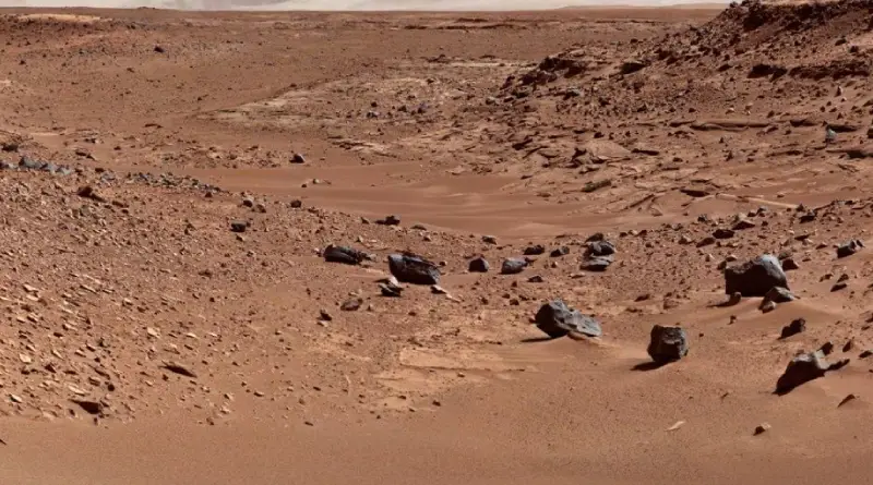 Aunque su objetivo inmediato es la luna, ELon Musk no deja de lado su sueño de llegar a Marte