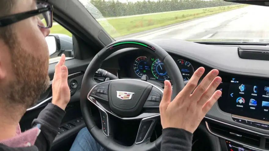 Coches autonómos: estos automóviles disminuyen la cantidad de incidencias de tráfico e incluso el número de accidentes.