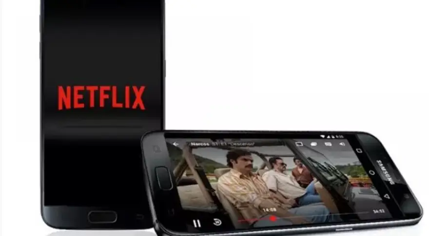 Mucha gente ve películas en su celular