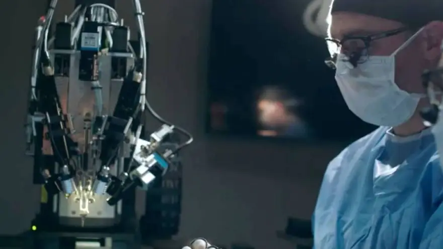 La dificultad de usar ciertos materiales no permitió que se logre antes la conexión cerebro-computadoras