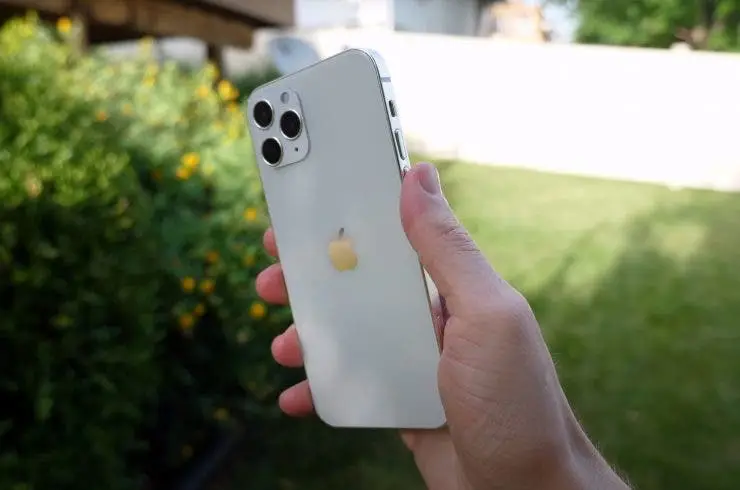 Llegaría, de esta manera, el primer smartphone en la historia de la compañía en llevar el apellido 