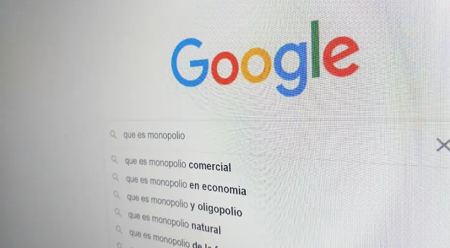La gente usa google porque eligen hacerlo, no porque se vean forzados o porque no haya otras alternativas