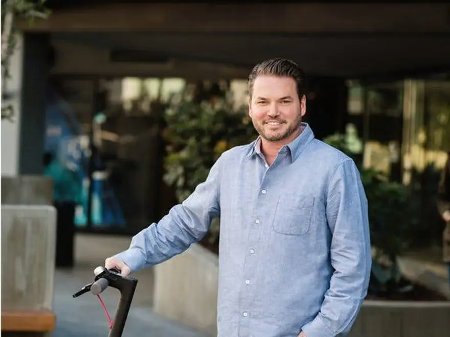 Travis VanderZanden, CEO y fundador del unicornio de monopatines eléctricos Bird
