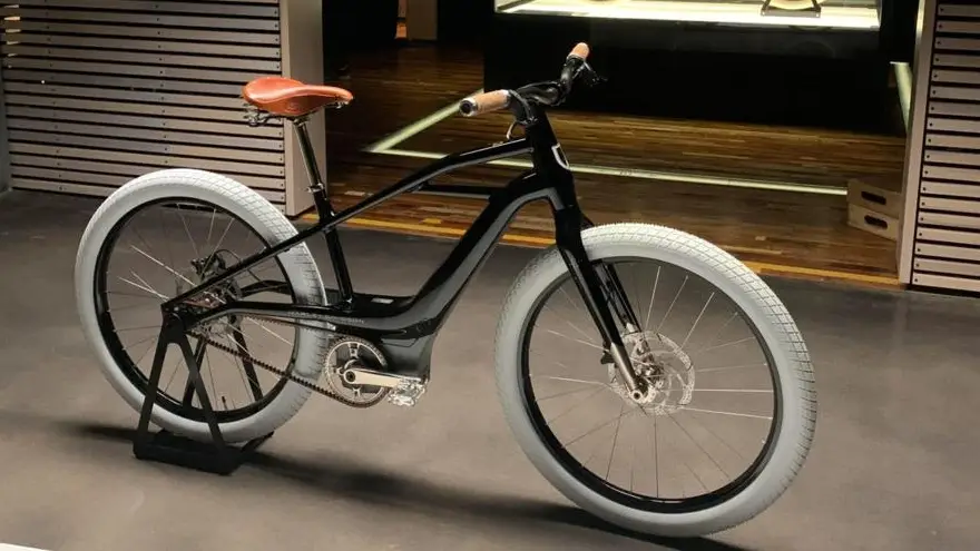 La inspiración de la primera motocicleta fabricada en 1903 en que se detallan múltiples similitudes