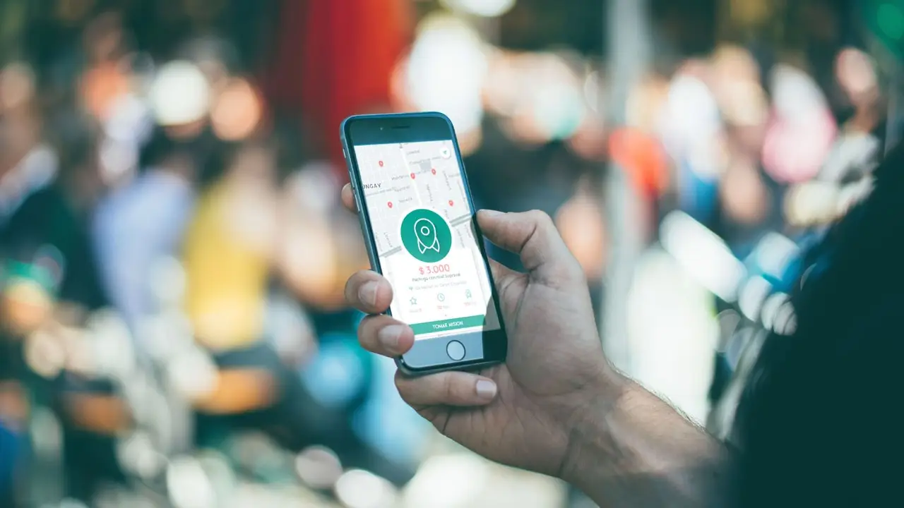 La plataforma conecta empresas con profesionales.