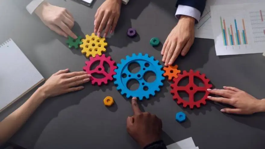 El trabajo en equipo es parte de lo que las starups deben reorzr para lograr imponerse en el mercado