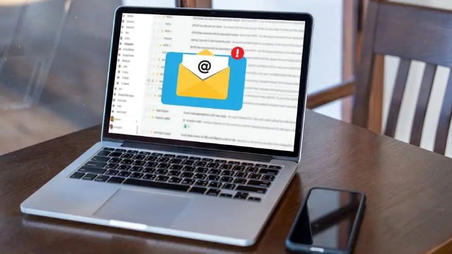 El correo electrónico nos permite entablar relaciones profesionales, y también personales, desde cualquier lugar 