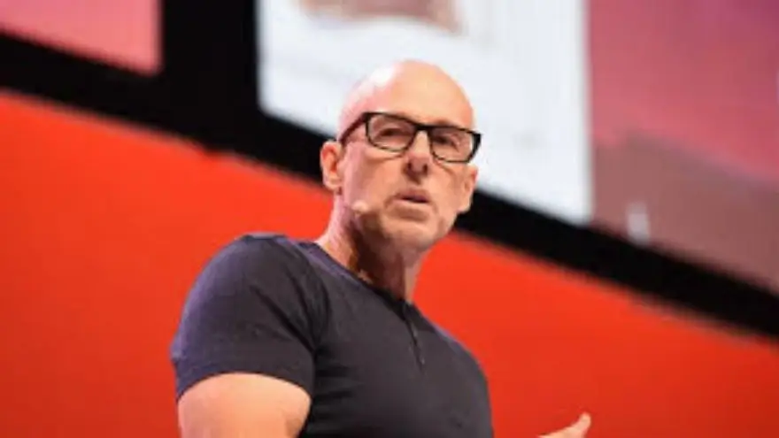 Scott Galloway, especialista en marketing y negocios