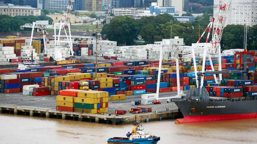 Buenos Aires, La Plata y Dock Sud, son algunas de las terminales afectadas por la medida de fuerza.