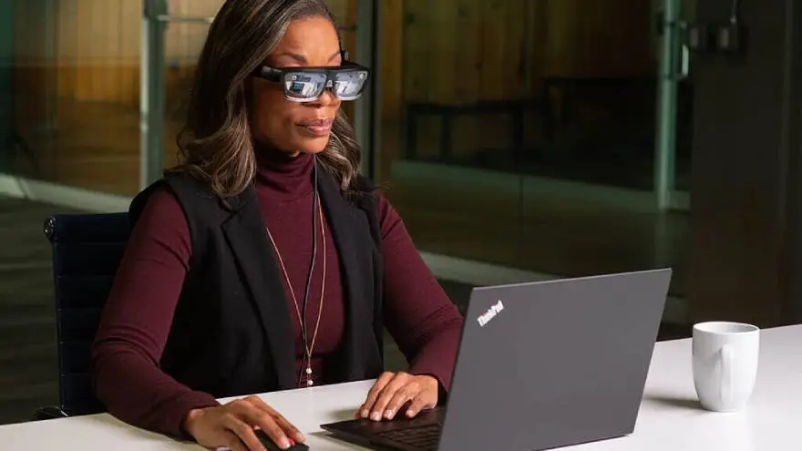 Las lentes permiten crear pantallas virtuales