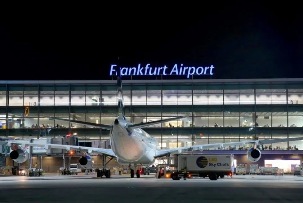 Vista exterior del aeropuerto de Fráncfort, Alemania