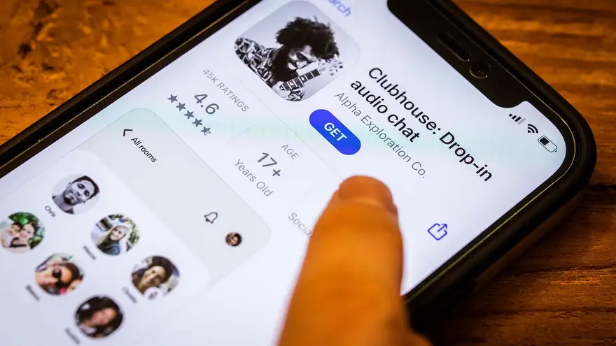 Tras la participación de Elon Musk y Mark Zuckerberg, Clubhouse comenzó a ser cada vez más usada entre los jóvenes