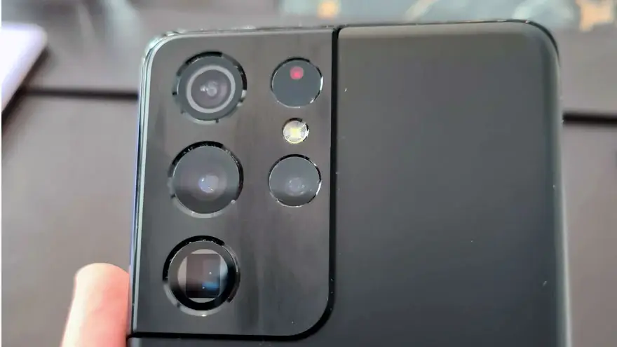 Módulo de cámaras traseras del Samsung Galaxy S21 Ultra.