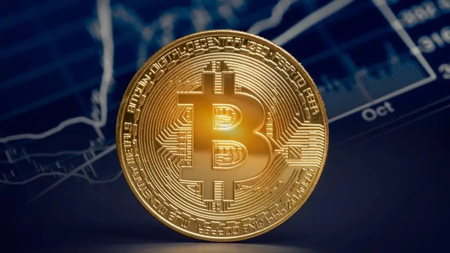 Bitcoin, aunue fue creada con blockchain, se focalizó en la criptomoneda y en cuestiones socio-económicas, mientras que Ethereum tiene fuerte foco en blockchain