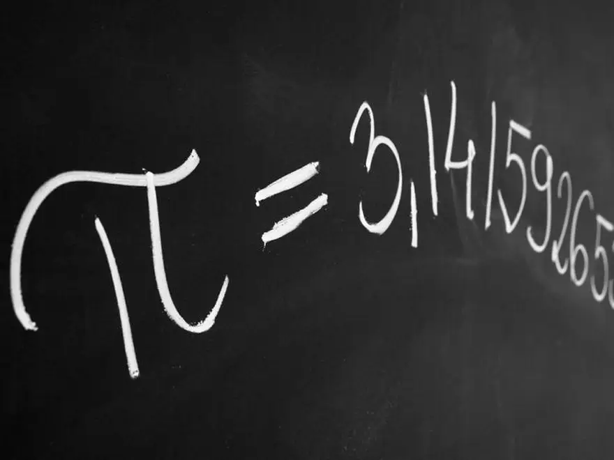 Pi es un número irracional que nunca termina, por lo que siempre se utiliza su forma abreviada