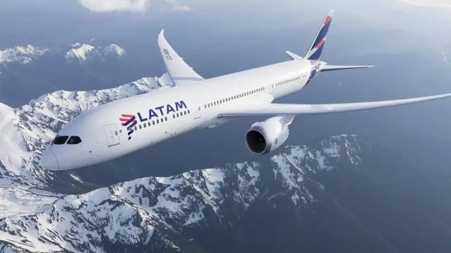 Avión de LATAM