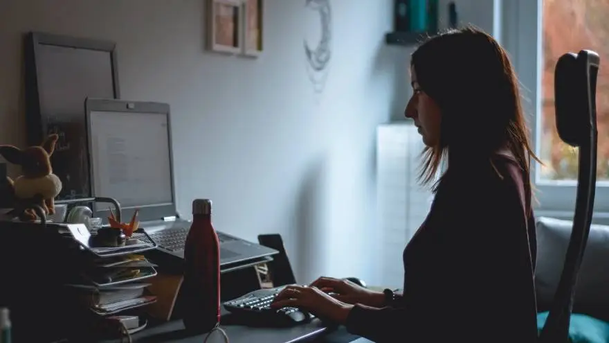 Más de 100.000 empleados de Santander pudieron trabajar desde casa como si estuvieran en la oficina