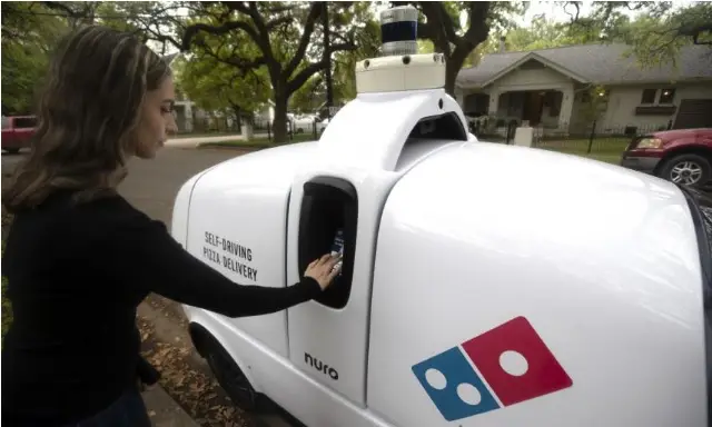 El robot de la startup tecnológica Nuro para Domino's Pizza