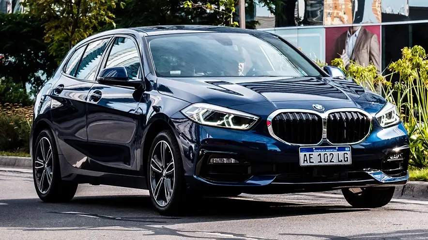 BMW 118i, una opción para comprar por 1 bitcoin.