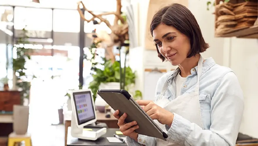 La asistencia virtual en el servicio al cliente, la búsqueda de información y el software para agili