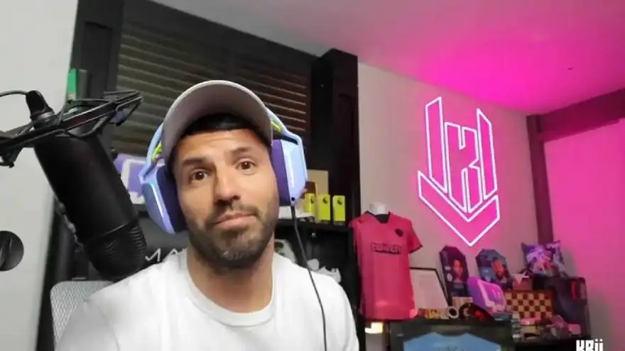 En stream, el Kun Agüero volvió a compartir detalles sobre sus finanzas personales