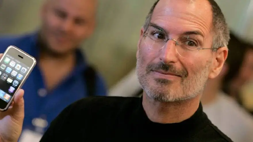 Steve Jobs presentando el iPhone