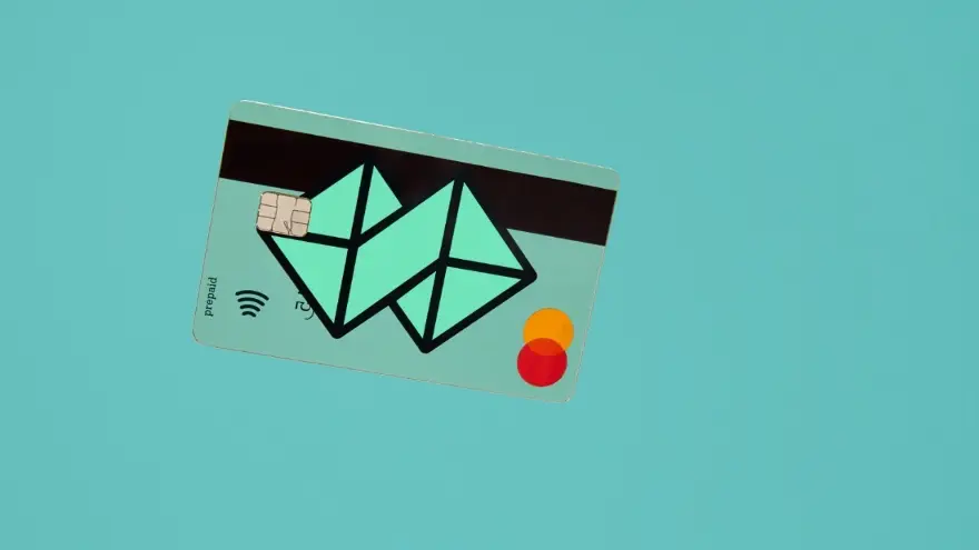 el objetivo de la tarjeta también va a ser que los usuarios puedan consumir con los activos digitales que tengan dentro de la plataforma,