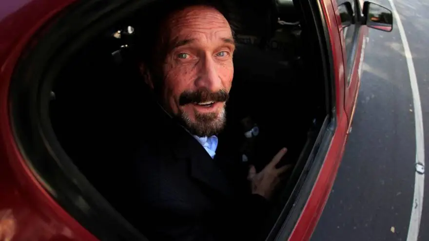 McAfee se hizo multimillonario a raíz de a fiebre por proteger las PCs con programas de seguridad