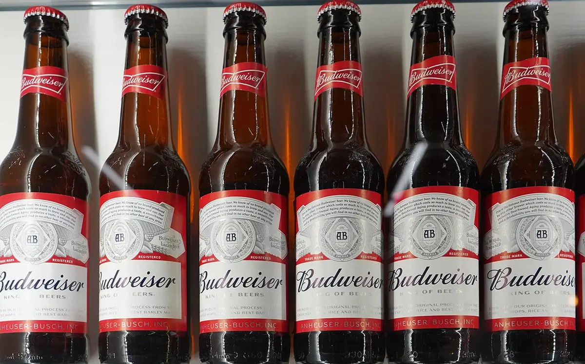 La marca de cerveza Budweiser, a teavés de su empresa matriz, AB InBev, se mete de lleno en el mundo NFT