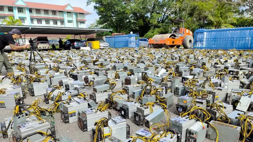 Malasia: autoridaes destruyendo un pool de minería de bitcoins