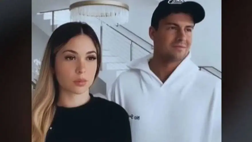 Isabel Sanchez con su pareja Shane