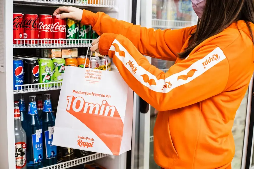Las aplicaciones de delivery suman críticas por la situación legal de los trabajadores