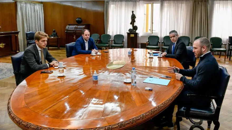 En la reunión participaron, además de Guzmán y Barbieri, 