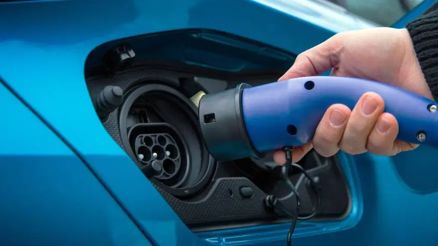 Autos eléctricos y cargadores para todos: cada vez hay más puntos de recarga.