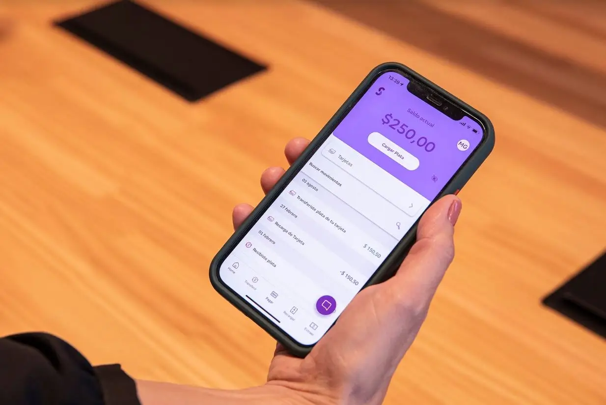 Superdigital, la fintech de Banco Santander, brind auna cuenta CVU interoperable