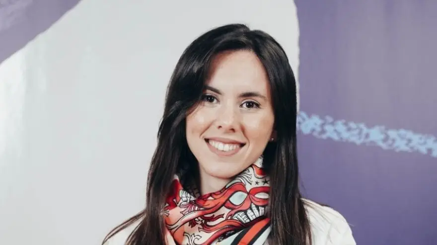 Camina Nair, Tienda Nube