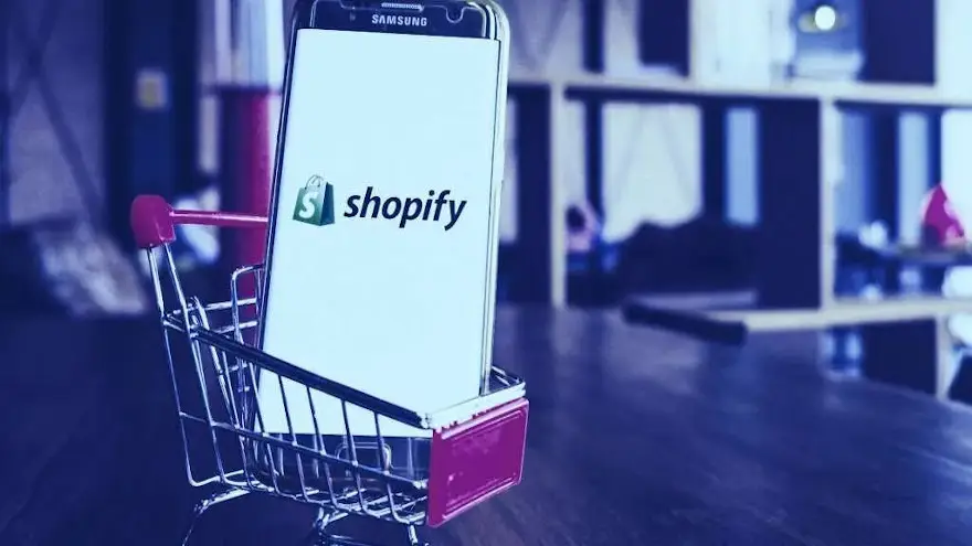 Shopify es un gigante global del ecommerce y trabaja en pago con criptomonedas
