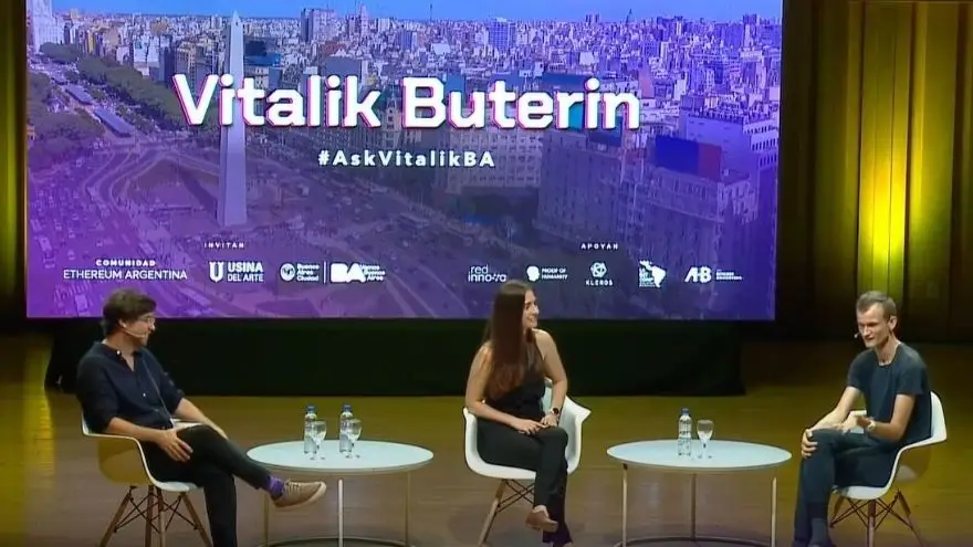 Vitalik cautivó a las 300 almas que se reunieron a en la Usina (y a los miles que siguieron la transmisión en vivo)