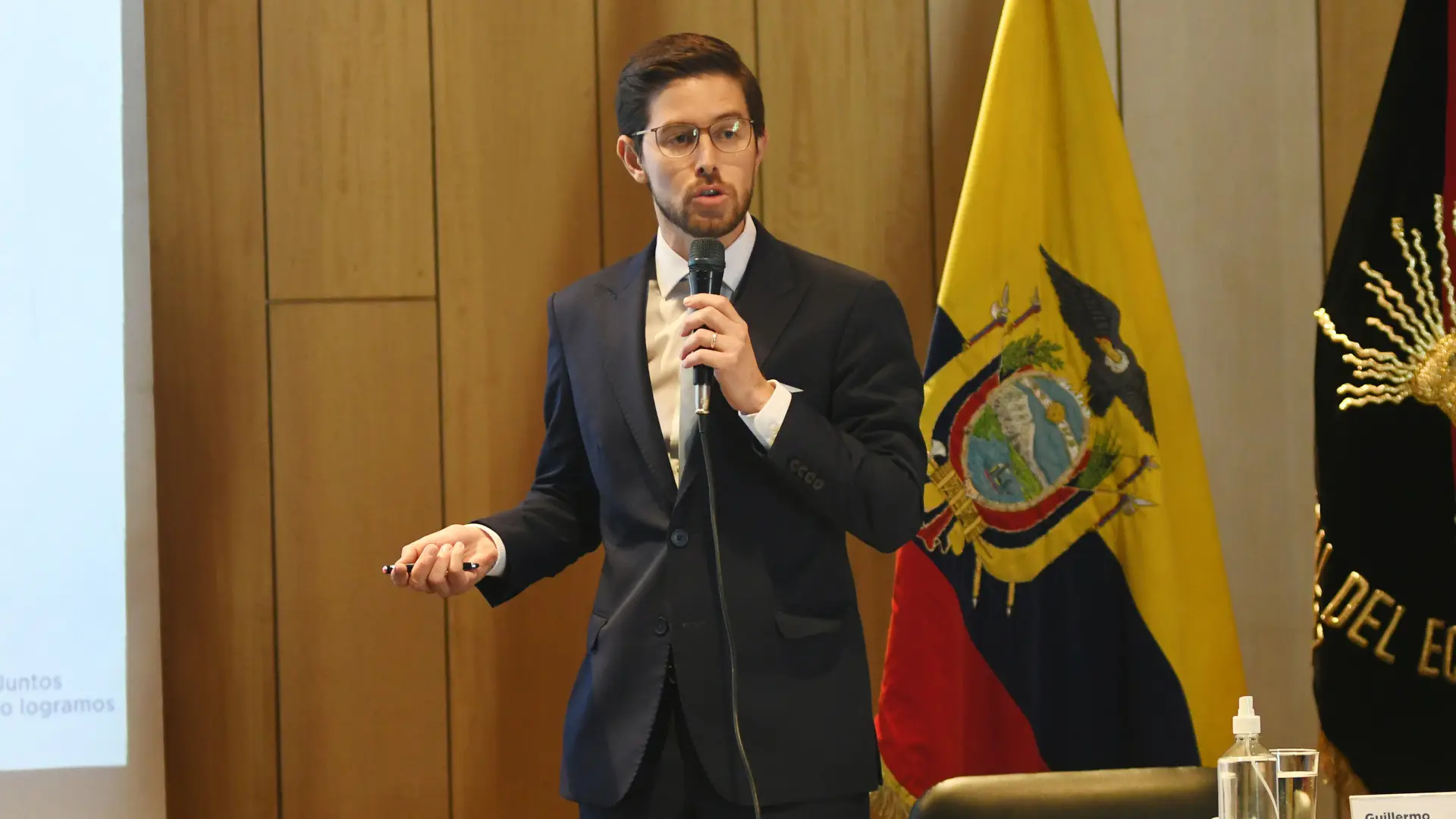 Avellán, gerente del Banco Central de Ecuador