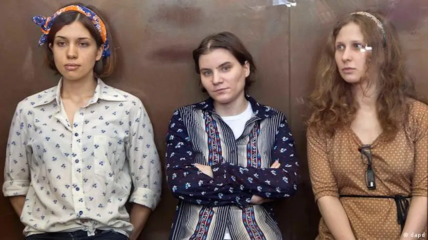La banda de punk Pussy Riot, crítica de Putin, también ha realizado acciones cripto para donarle dinero a Ucrania