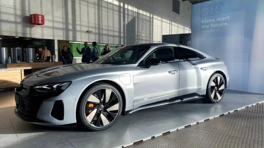 La iniciativa es para acelerar la adopción de autos electricos 