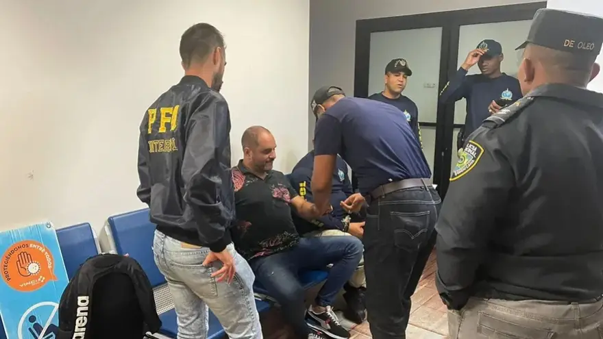 Así volvió Cositorto al país.