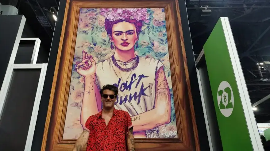 El artista chileno, Fab Ciraolo, es el creador de la obra de arte contemporáneo más copiada de la actualidad. Fuente: CriptoNoticias