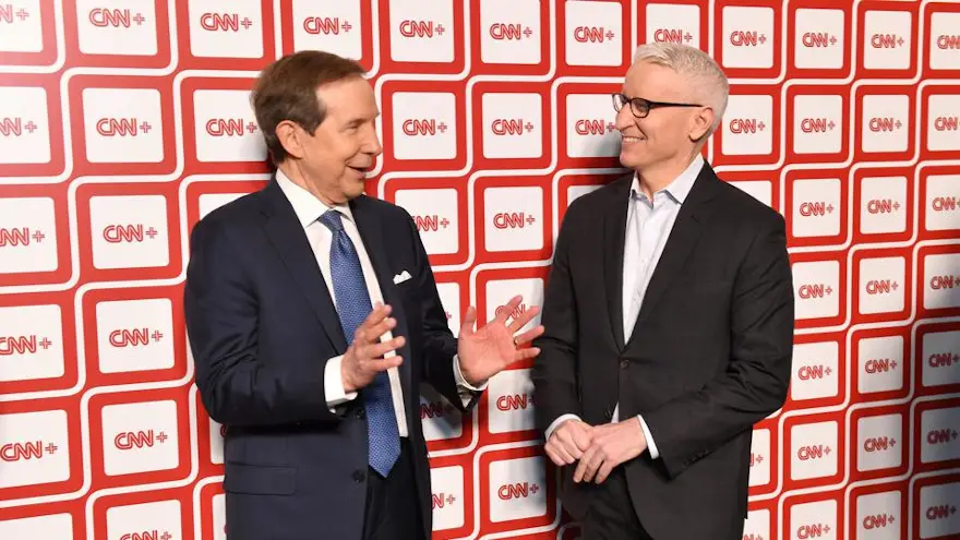 Chris Wallace y Anderson Cooper en el lanzamiento de CNN Plus