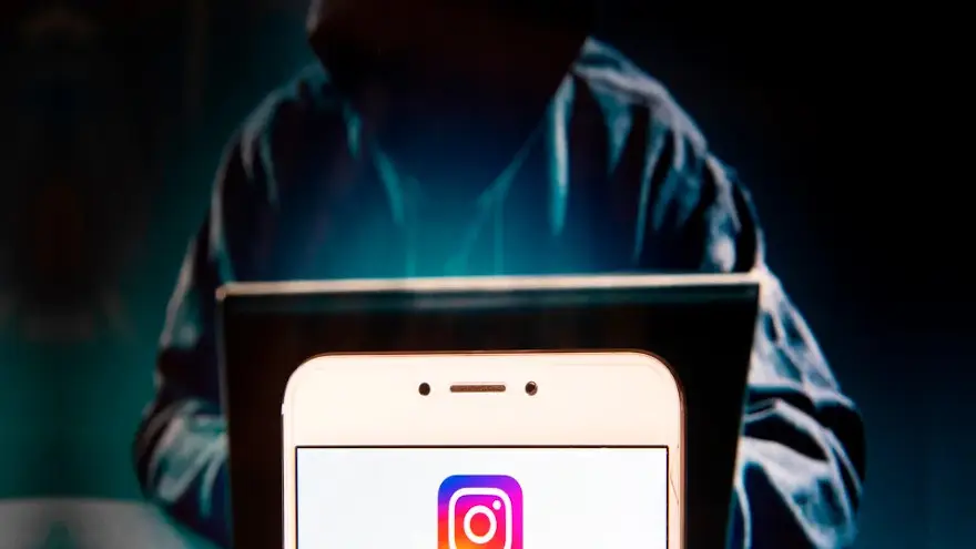 Las cuentas falsas pueden ser utilizadas para propagar información falsa, pero también por hackers para robarte