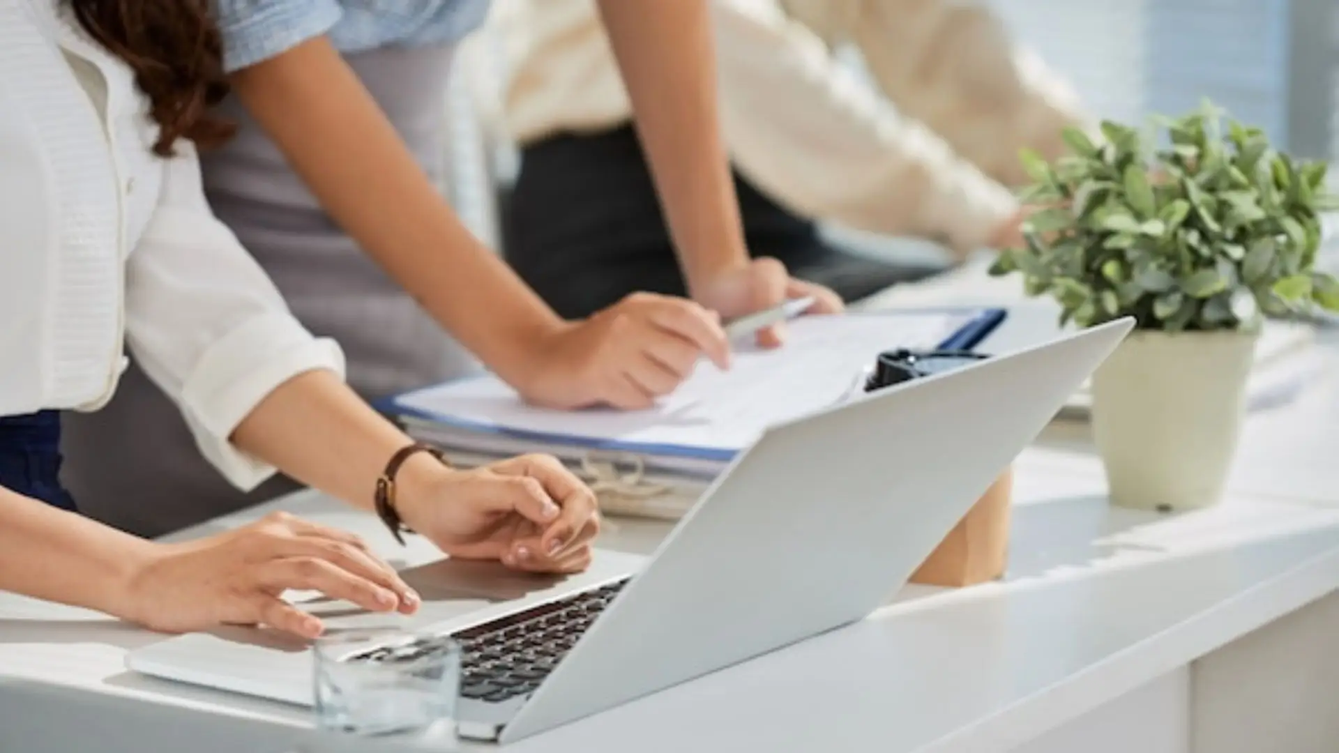 El equipo fundador y el C-Level son (literalmente) el motor de la empresa. Son quienes la impulsan y la hacen crecer