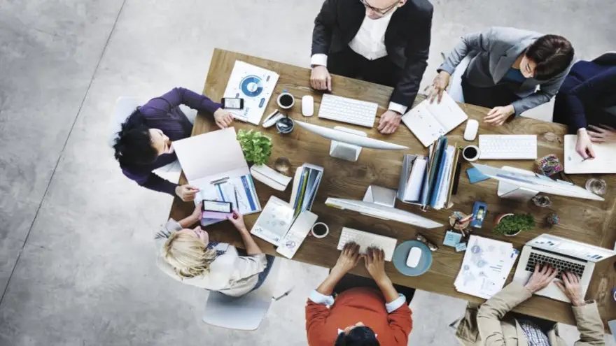Deel lanzó nuevas herramientas para optimizar la gestión entre equipos de trabajo
