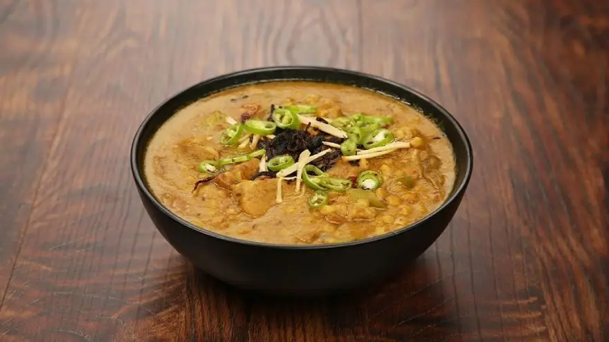 El madhruba consiste en una combinación de arroz, leche, mantequilla y cardamomo