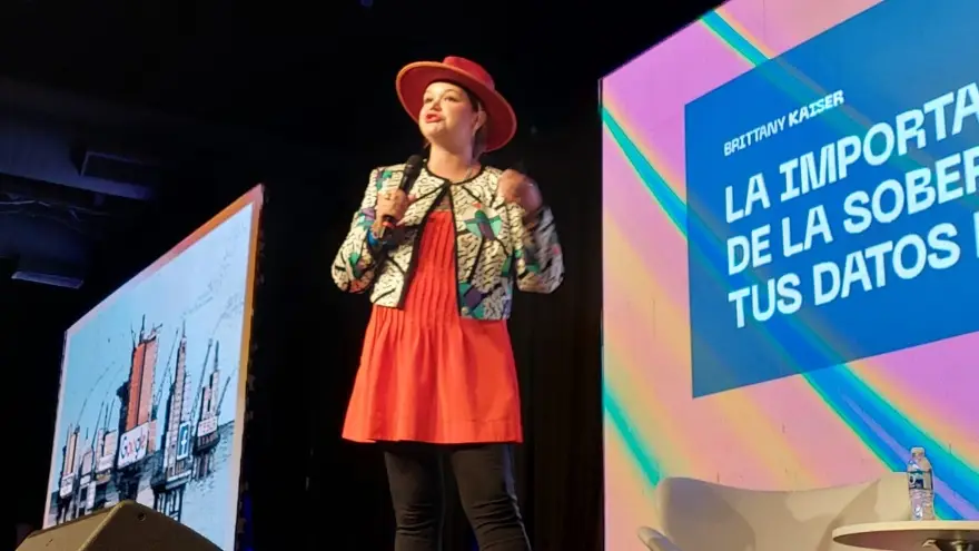  Brittany Kaiser, es la ex directora de desarrollo de negocios de Cambridge Analytica